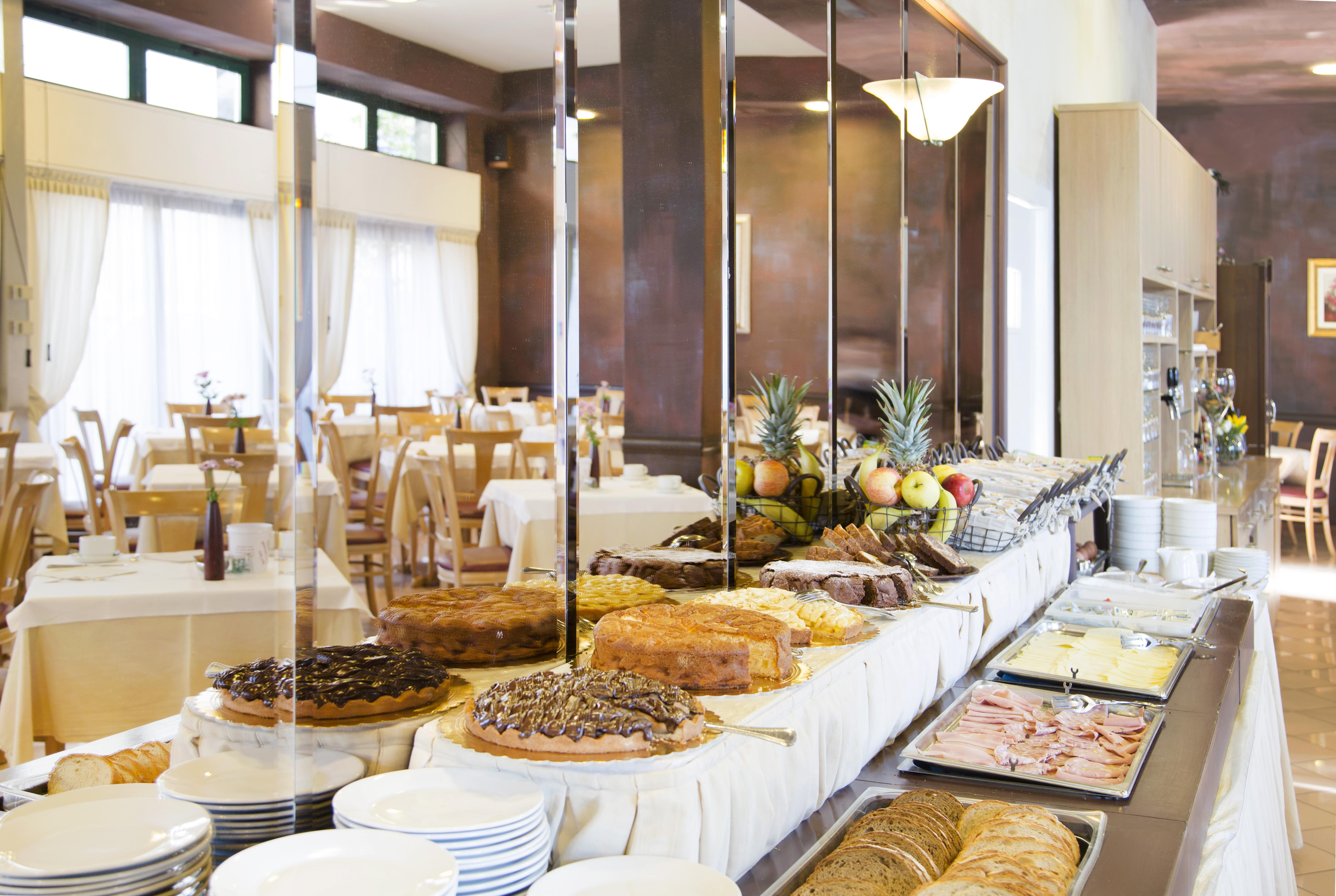 Hotel Meeting Stresa Bagian luar foto