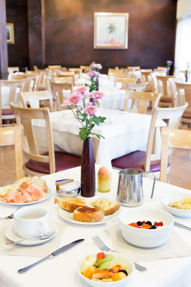 Hotel Meeting Stresa Bagian luar foto